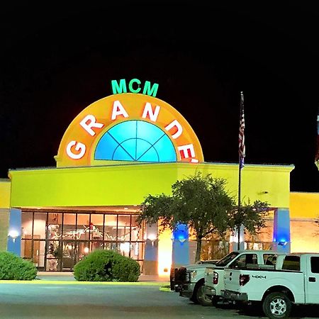 Mcm Grande Fundome Odessa Hotel Exterior photo